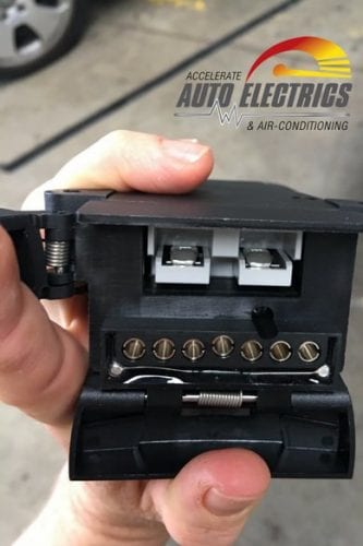 Dual-Power-Trailer-Socket-7-Pin-Flat-and-50A-Anderson-front-view-Jeep-Grand-Cherokee-Towing-Setup
